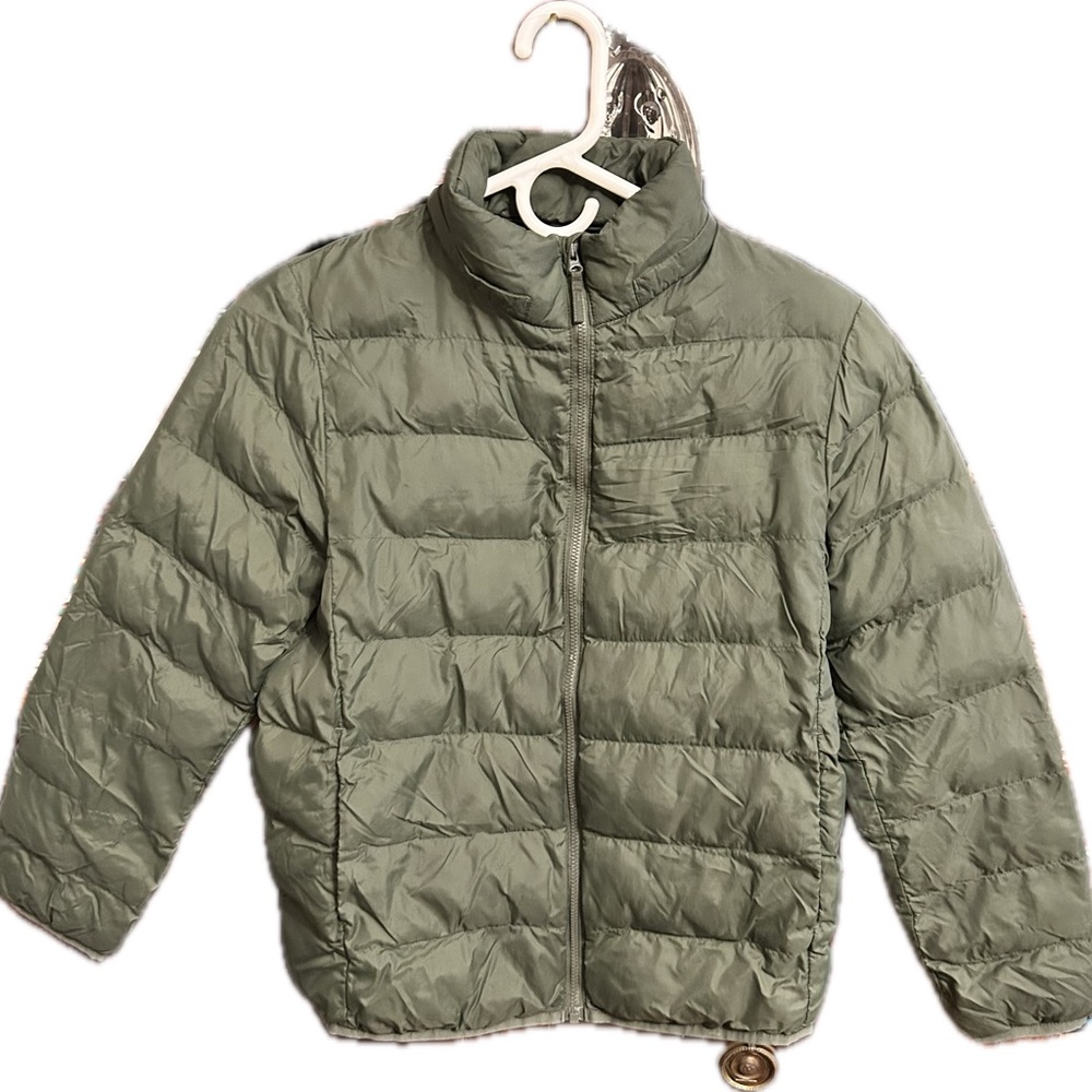 UNIQLO kids puffer jacket size 11/12. Olive green.